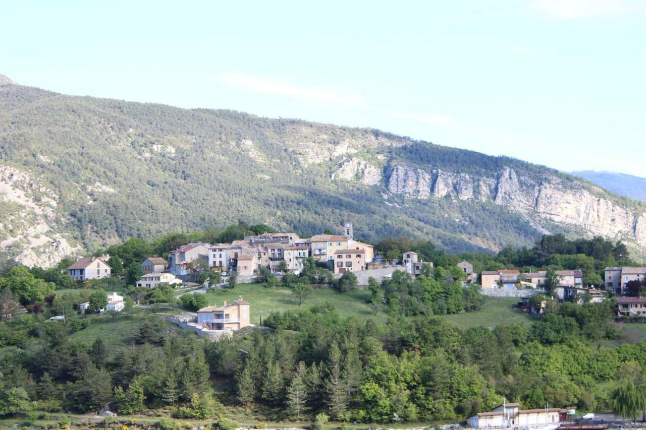 Location Vacances 5 Place Des Moulieres Saint-Julien-du-Verdon Exterior foto